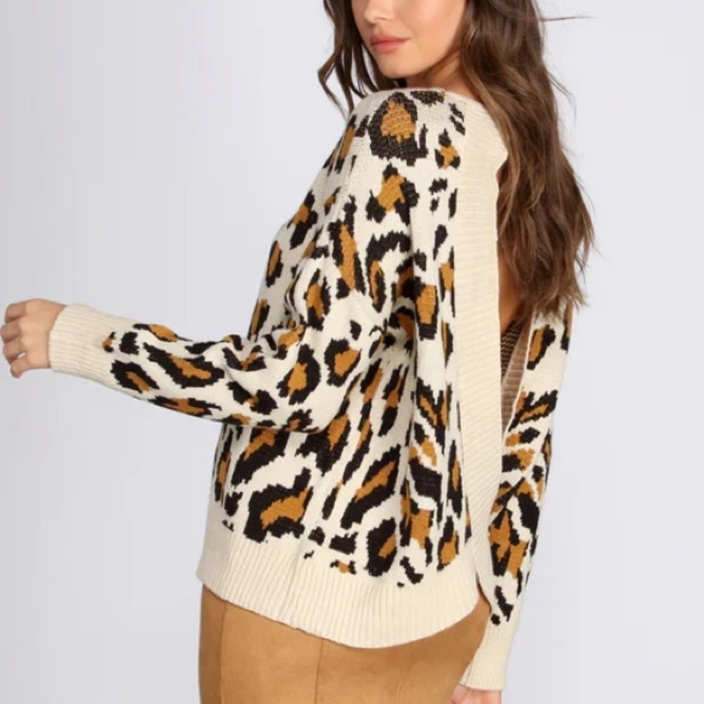 Leopard Print Open Back Sweater - Picture 3 of 11